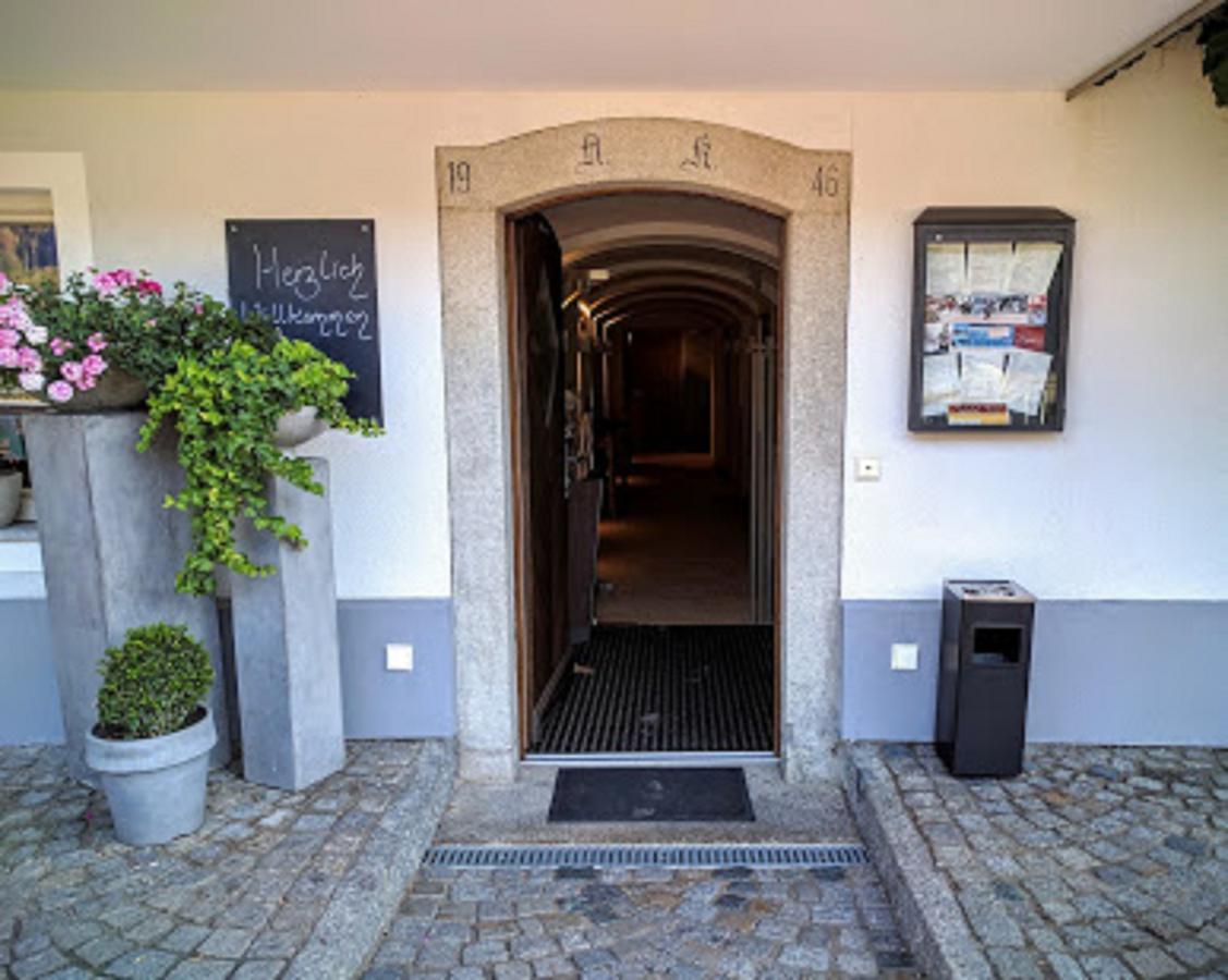 Gasthaus "Zum Jochenstein" Untergriesbach Exterior photo